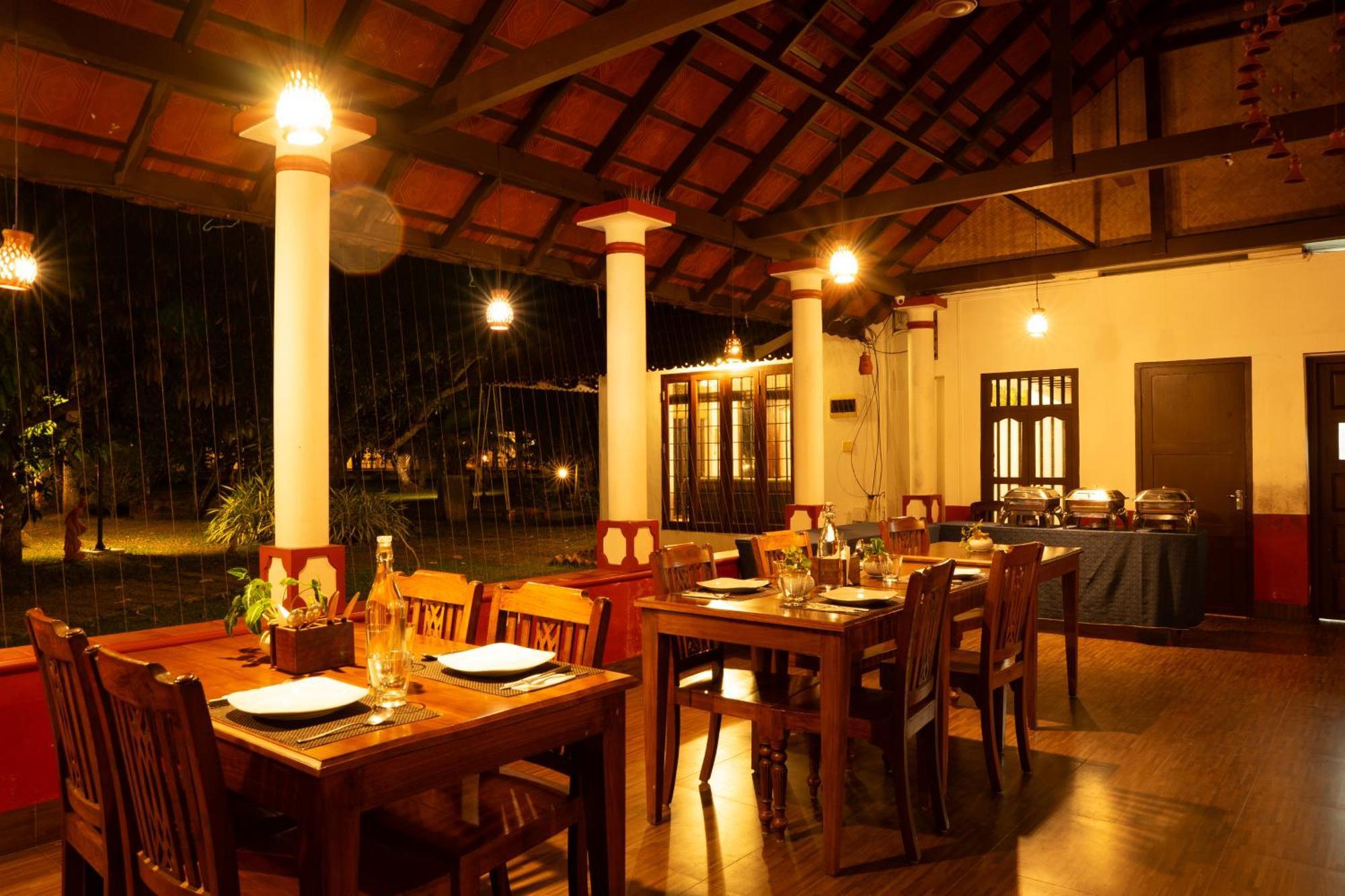 Palmgrove Lake Resort Alappuzha Exterior foto