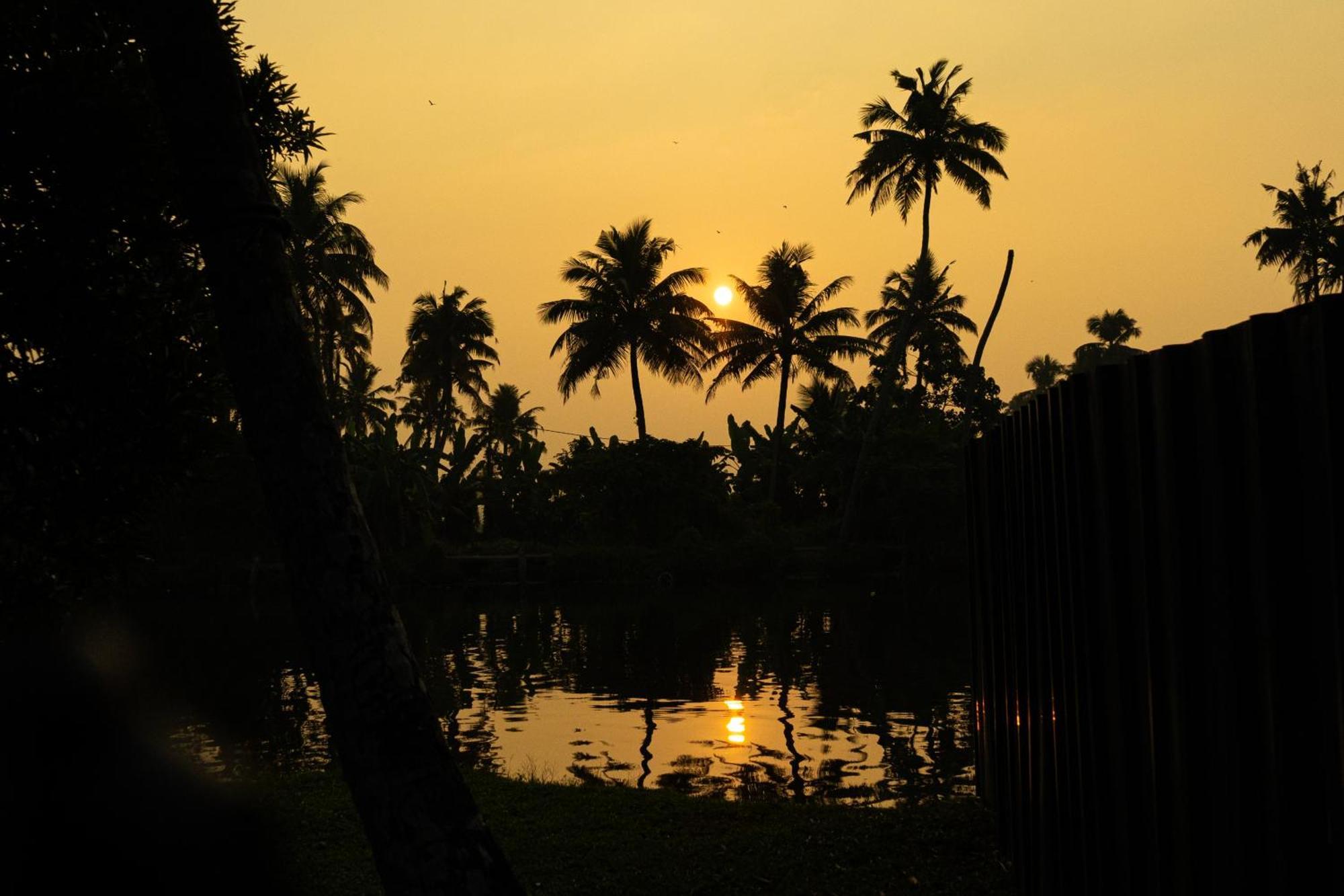 Palmgrove Lake Resort Alappuzha Exterior foto