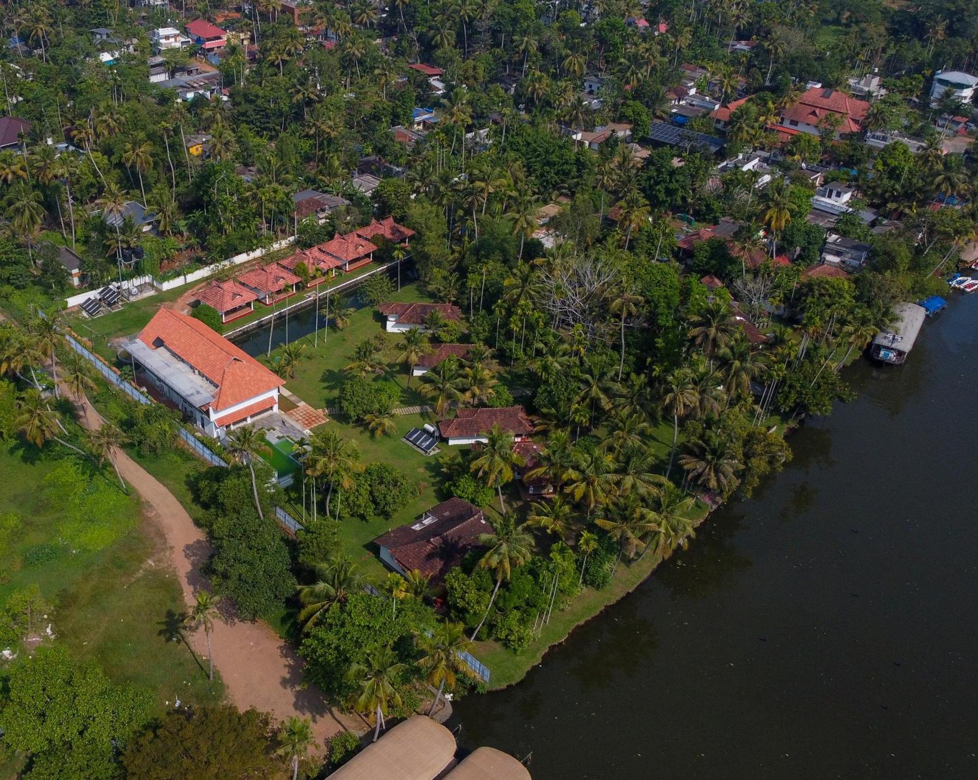 Palmgrove Lake Resort Alappuzha Exterior foto